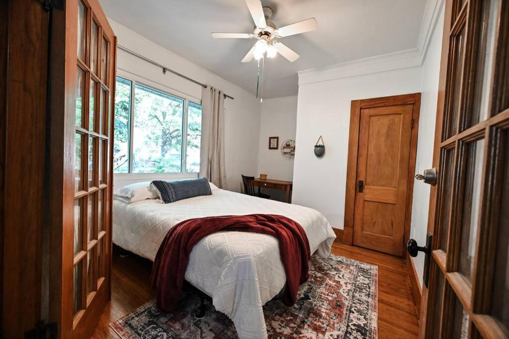 B St. Bungalow - Charming 6 Bd In Heart Of Lincoln. Walk To Gardens And Zoo, 8 Minute Drive To Campus/Downtonw Villa Exterior photo