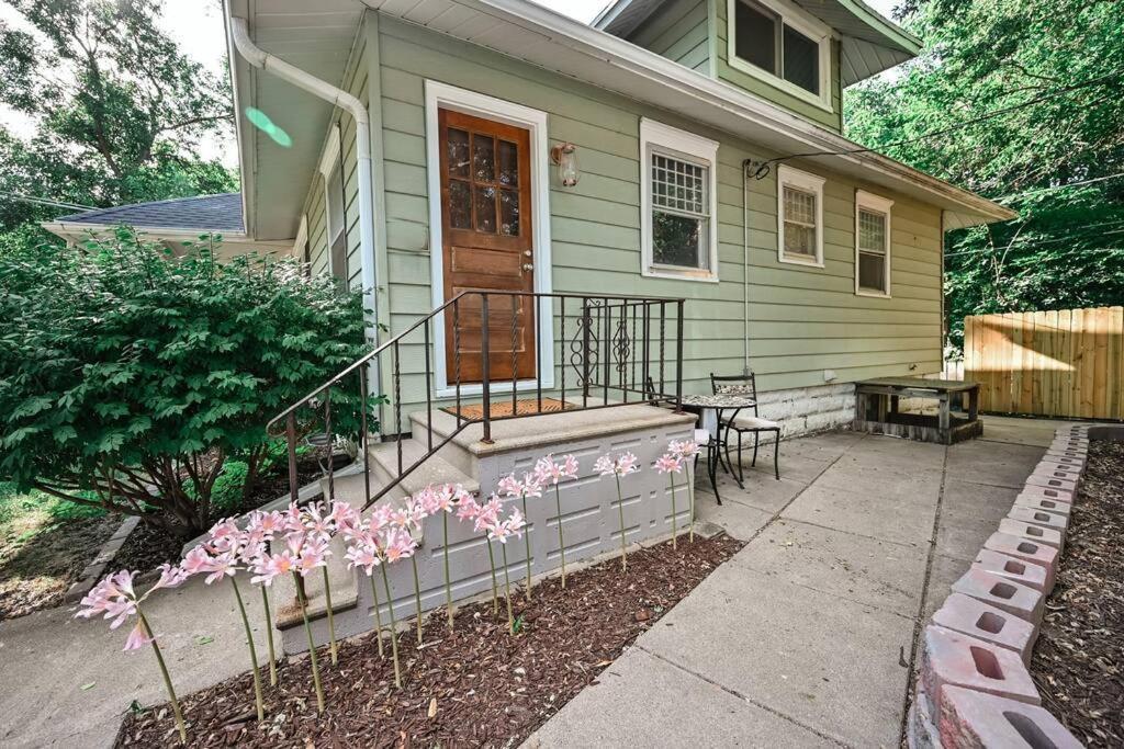 B St. Bungalow - Charming 6 Bd In Heart Of Lincoln. Walk To Gardens And Zoo, 8 Minute Drive To Campus/Downtonw Villa Exterior photo