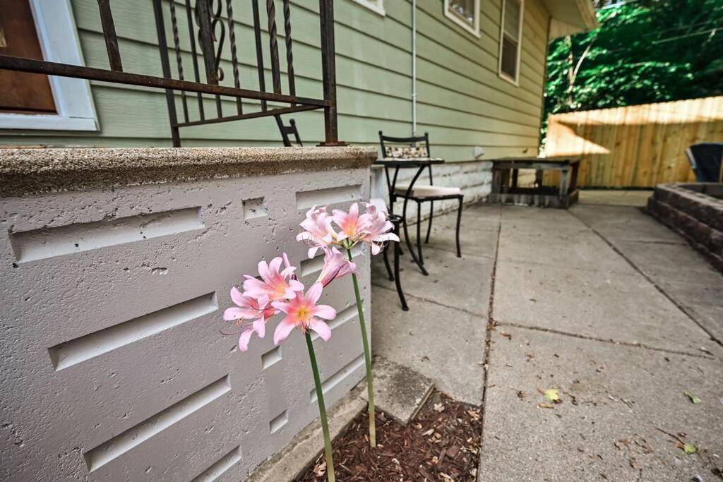 B St. Bungalow - Charming 6 Bd In Heart Of Lincoln. Walk To Gardens And Zoo, 8 Minute Drive To Campus/Downtonw Villa Exterior photo